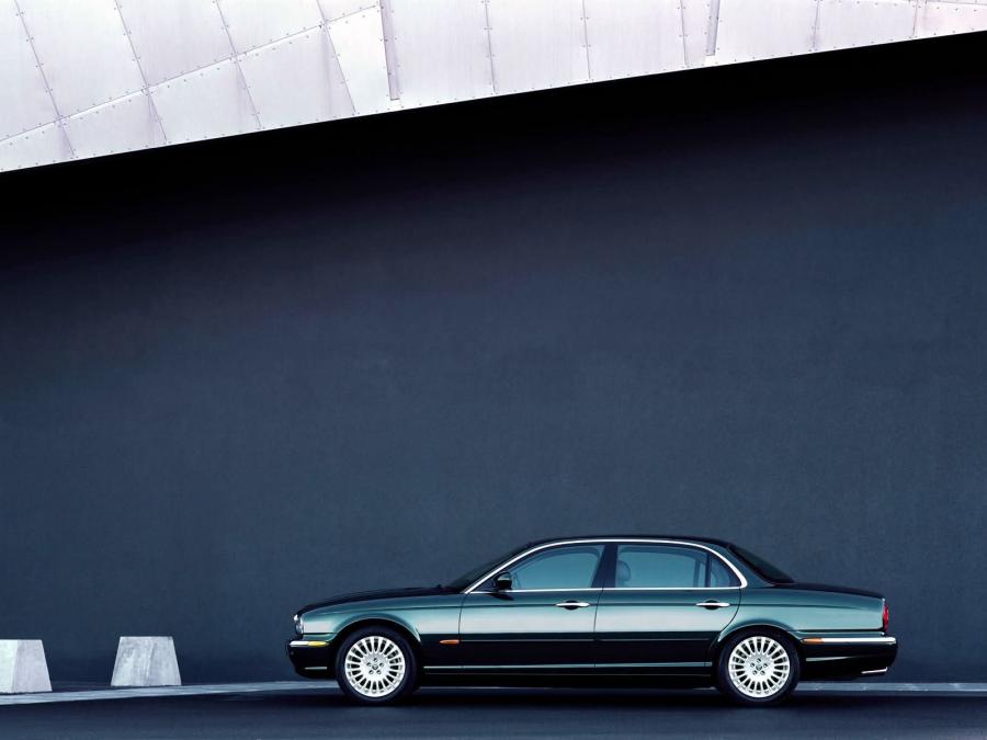  Jaguar XJ8 L 2005 года  (фото 61 из 63)